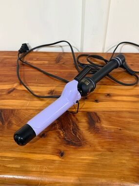 Hot Tools Professional 1¼” Nano Ceramic Salon Curling Iron / Wand